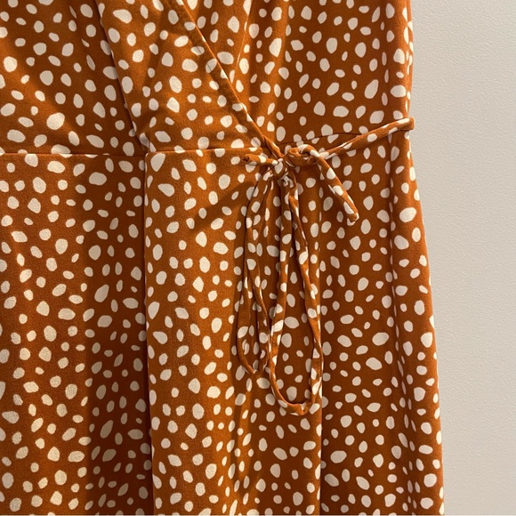 Elegant Brown Polka Dot Midi Dress - Picture 5 of 6